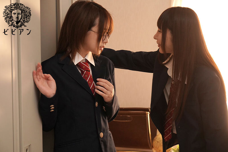 【痴女】 昔バカにしていた陰キャ女子と大学でまさかの再会！ 有名ヤリマ...