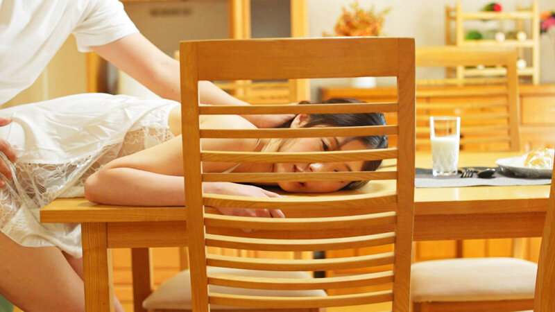 【痴女】 むしゃぶりママ 小松杏 ＜FANZA＞