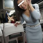 【痴女】 【VR】VR長尺 夜行バスで乗り合わせた女性がカラダをすり寄せ誘惑。バレないように耳元で囁かなれがらHしたら、 それに気づいた別の乗客からも誘惑されSEXしてしまいました。静岡～新宿編【現行最高画質】 ＜FANZA＞