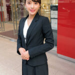 【痴女】 働くカワイイ看板娘の皆さん！！「仕事の合間に筆下ろししてくれませんか！？」休憩中に童貞くんの悩みを聞いてると母性本能くすぐられ膣がキュンキュン赤面発情（＾＾；）「私が…初めてじゃダメかな」ミラクル展開ww勤務中に童貞卒業ナマハメ連続中出しセックスSP ＜FANZA＞