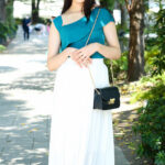 【痴女】 【ガチ浮気】荒々しい男に犯●れるプレイが好きな性欲旺盛新婚奥さん（23歳） 旦那とのデート中に浮気を楽しむ！バレないように電話させて種付けに酔いしれるド淫乱痴女妻 ＜FANZA＞