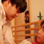 【痴女】 血がつながってない義理姉と弟が両親の不在中にこっそりSEXをしているのを見て発情した妹も混ざって逆3Pハーレム中出し近親相姦 松本いちか 森日向子 ＜FANZA＞