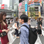 【痴女】 ほら…みんなに情けない声聞かせてごらん？ 綺麗なお姉さんに狭い密室に連れて行かれて、わざと外に声が漏れるのを楽しみ挑発中出しさせられる誘惑淫語痴女デート 美谷朱里 ＜FANZA＞