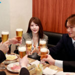 【痴女】 新入社員歓迎会で酔いつぶれた僕が会社の受付嬢に逆お持ち帰りされ朝まで精子搾り抜かれた一夜。 相沢みなみ ＜FANZA＞