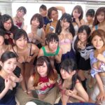 【痴女】 【VR】常にパンチラとブラチラが見れるラッキースケベ電車 ＜FANZA＞