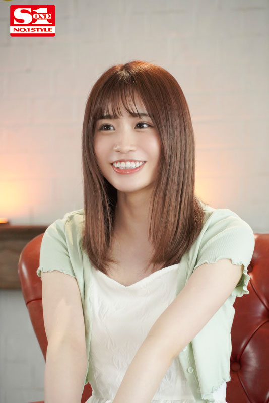 【痴女】 めちゃ元気でめちゃ可愛い‘未歩なな’の初・体・験3本番 激イ...