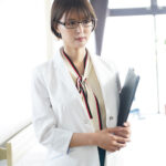 【痴女】 患者ペニスで性欲解消する絶倫女医の逆夜●い深夜回診 葵つかさ ＜FANZA＞