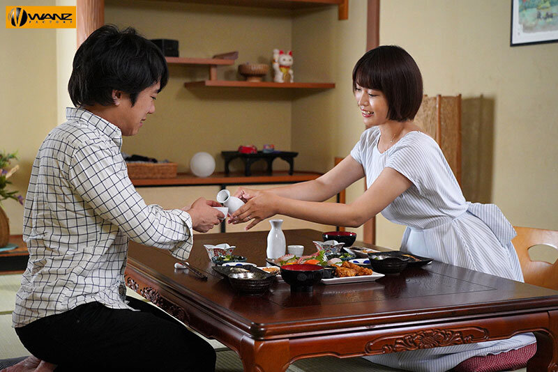 【痴女】 スタミナ痴女お母さんと温泉旅行 バイト先の欲求不満人妻に底な...