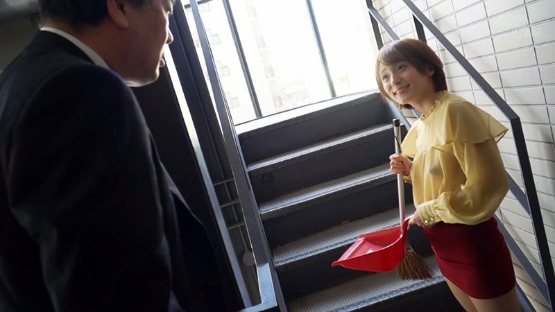 【痴女】 ノーブラノーパンで挑発してくるスケベ奥さんが隣に引っ越してき...