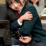 【痴女】 家族がいるのに大好きな叔父さんの膝の上でこっそりチ○ポ挿入そのまま中出しまでさせてしまう姪っ子2 ＜FANZA＞