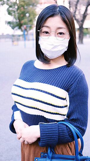 【痴女】 地味だけどツンと上向きロケット乳のHカップ人妻 欲求不満が産...