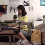 【痴女】 「私みたいなおばちゃんでホントにいいの？」若い男の子が完熟おば様を部屋に連れ込みあの手この手で口説いて中出しセックスするビデオ Vol.4 ＜FANZA＞