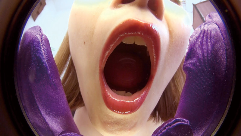 【痴女】 主観で口臭や体臭を嗅がせてくれた後にカラフルグローブで手コキ...