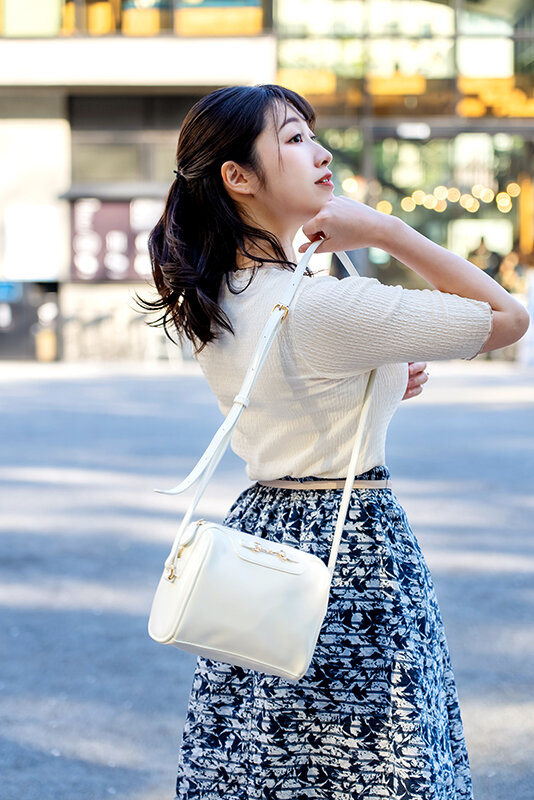 【痴女】 【教員免許はく奪】学校終わりにアプリで男を物色 淫語連発デカ...