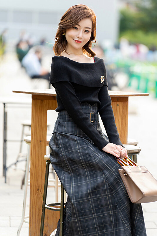 【痴女】 【色気むんむん】キレカワ美女奥様27歳。セフレ男子大学生とホ...