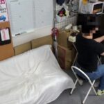 【痴女】 パートの人妻さんが若い従業員をこっそり連れ込んで楽しむヤリ部屋になっているバイト先の休憩室15 ＜FANZA＞