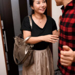 【痴女】 熟れた肉体で誘惑してくる底なしの性欲をもつ痴女すぎる叔母さん 美原咲子 ＜FANZA＞