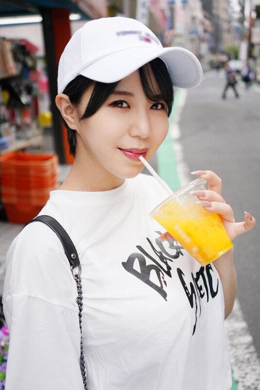 【痴女】 SNSで知り合った最強クビレのボインちゃんは、男の顔に潮吹き...