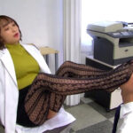 【痴女】 M男がみんな夢中になる保健室のアナル責め先生 きみと歩実 ＜FANZA＞