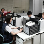 【痴女】 W痴女OL潮吹き中出しSEX ＜FANZA＞