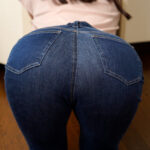 【痴女】 家事代行サービスで来た長身デカ尻妻の誘惑に我慢できずチ●ポを見せつけたら発情してしまい、それから毎日来ては搾精されまくっている 水端あさみ ＜FANZA＞