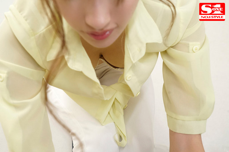 【痴女】 薄着のくびれ団地妻の淫らで尻軽なご近所付き合い 星宮一花 ＜...