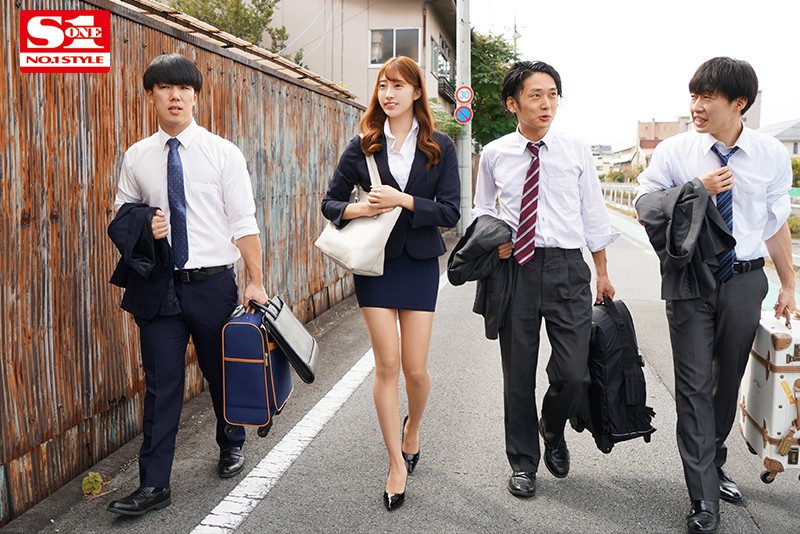 【痴女】 憧れの女上司と相部屋がきっかけで… 田舎の宿でこっそ～り何度...