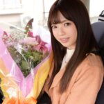 【痴女】 デビュー1周年記念！素人男性解禁！上着脱いだら5秒で即密着～願望を叶えようと全力ご奉仕ファン大大大感謝祭スペシャル 槙いずな ＜FANZA＞