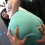 【痴女】 ムチムチタイトスカートバス 4 万年発情期なのはパッツン生地でデカ尻が強調されるから！？ 人目を気にせず挑発してくる肉感美人OL ＜FANZA＞