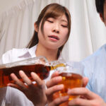 【痴女】 出張先で相部屋になった奥手な上司を誘惑し限界まで射精させるOL 渡森ちひろ ＜FANZA＞