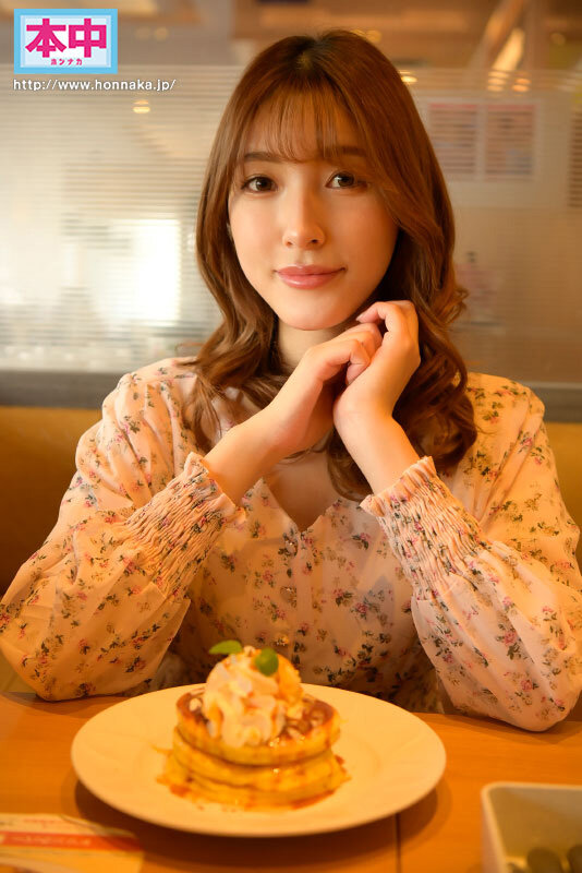 【痴女】 僕だけが知っている女上司の裏顔。会社ではネットとメールだけ、...