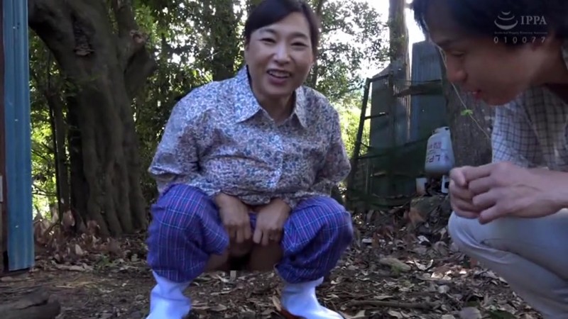 【痴女】 群馬・桐生で稲刈りをするチチもアヘ声もデカい淫乱お母さん 時...