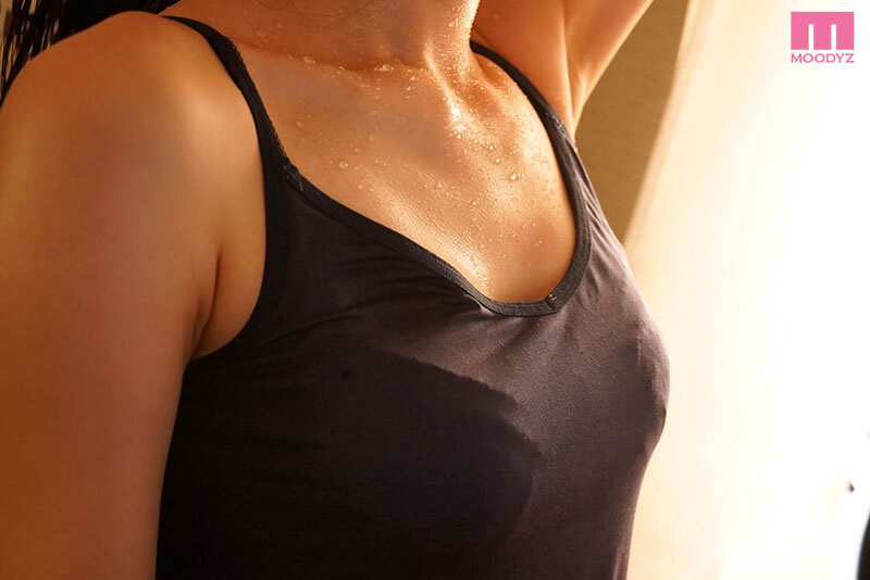 【痴女】 「もう射精してるってばぁ！」状態でもムレムレ汗だく密着で痴女...