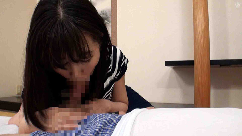 【痴女】 目覚ましフェラで起こしに来る変態母さん！？性欲を持て余した熟...