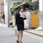 【痴女】 訪問先でおもちゃの実演販売をするトップセールスレディ 蓮実クレア ＜FANZA＞