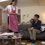 【痴女】 童貞の僕が一人暮らしの部屋に清掃業者を呼んだら、まさかの巨乳女。熱心にカラダを動かし、仕事をしている彼女は汗びっしょり。汗染みで胸の形が更に強調されたTシャツには乳首のプレゼントまで。 2 ＜FANZA＞