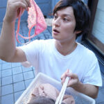 【痴女】 マンションの上階に住むのは部長夫妻。決してバレてはイケないご近所付き合い…。上司の奥さんに搾精され続ける社宅生活。 北条麻妃 ＜FANZA＞