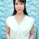 【痴女】 素人ナンパ 普段は受け身で包容力がある巨乳お姉さんが優しくリードする痴女プレイに挑戦！初めての乳首責め！初めての童貞筆おろし！ 宝生リリー ＜FANZA＞