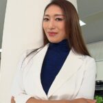 【痴女】 膝上30cmのタイトミニしか履かない小早川怜子社長のエロティック新人社員教育 ＜FANZA＞