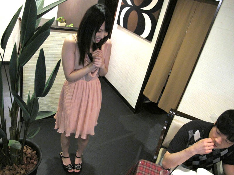 【痴女】 素人娘にお願いしました。 22歳カフェ店員 ＜FANZA＞