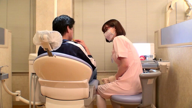 【痴女】 やたらと目があう歯医者さん 深田えいみ ＜FANZA＞