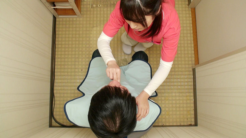 【痴女】 男性患者と美人レントゲン技師、密室。何も起きないはずがなく…...