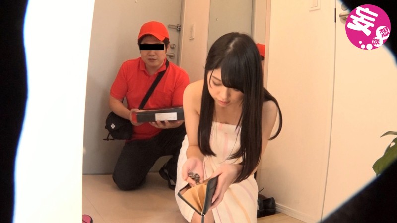 【痴女】 美しすぎる貧乳を持つ正統派黒髪ロリ女優あおいれなの自宅で露出...