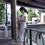 【痴女】 「街行く男性の股間を見るとつい、妄想でフェラしちゃうんです。」学生時代は瓶底眼鏡のガリ勉ちゃん。今では上場企業に勤めるバリバリのキャリアウーマン。でも本当は、エッチの時に連続メスイキしちゃう早漏ドM体質のチ○ポ大好きネスケ女 ＜FANZA＞