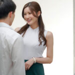 【痴女】 彼女持ちの男子生徒を誘って惑わす魔性の女教師。大人の魅力で本能で貪らせる逆NTR 藤森里穂 ＜FANZA＞