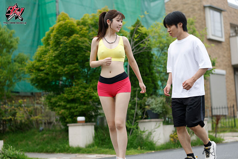 【痴女】 ぴったりウェアのチクポチ巨乳で男を誘惑する逆ナン痴ジョギング...