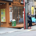 【痴女】 【鬼エロ人妻の美巨乳Eカップの淫乱ボイン美女を路上でGET】【路上で見つけた欲求不満のオーラぷんぷんのエロ痴女発見！！】とりあえずお店で飲んで歌う…！？いや弄るしかないでしょ初対面でディープキスとチク舐め店内デート許す淫乱妻！！もうこれ以上は…都月るいさ ＜FANZA＞