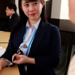 【痴女】 唾液が糸を引くほど舌を絡ませてキスせがんでくる接吻好き後輩 ＜FANZA＞