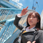 【痴女】 ピタパンOLアナルを即クンニ！内見中の肛門クンニが忘れられないデカ尻不動産レディが新居に押しかけて来たので、むれ匂うパンツスーツ尻穴を舐めほじって中出ししてあげた わか菜ほの ＜FANZA＞