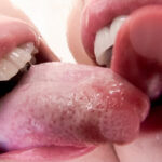 【痴女】 淫語痴女とバーチャル唾液レズ接吻 ＜FANZA＞